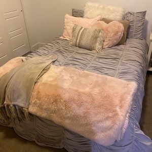 Full/Queen Bedding